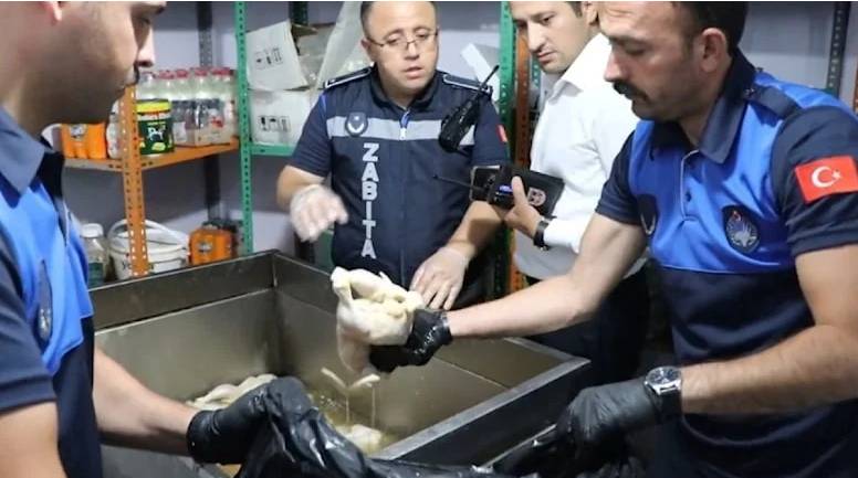 Şanlıurfalılara çürümüş tavuk yediren lokantacı Suriyeli çıktı. Çamaşır suyunda beyazlatıp beyazlatıp yedirmişler 4